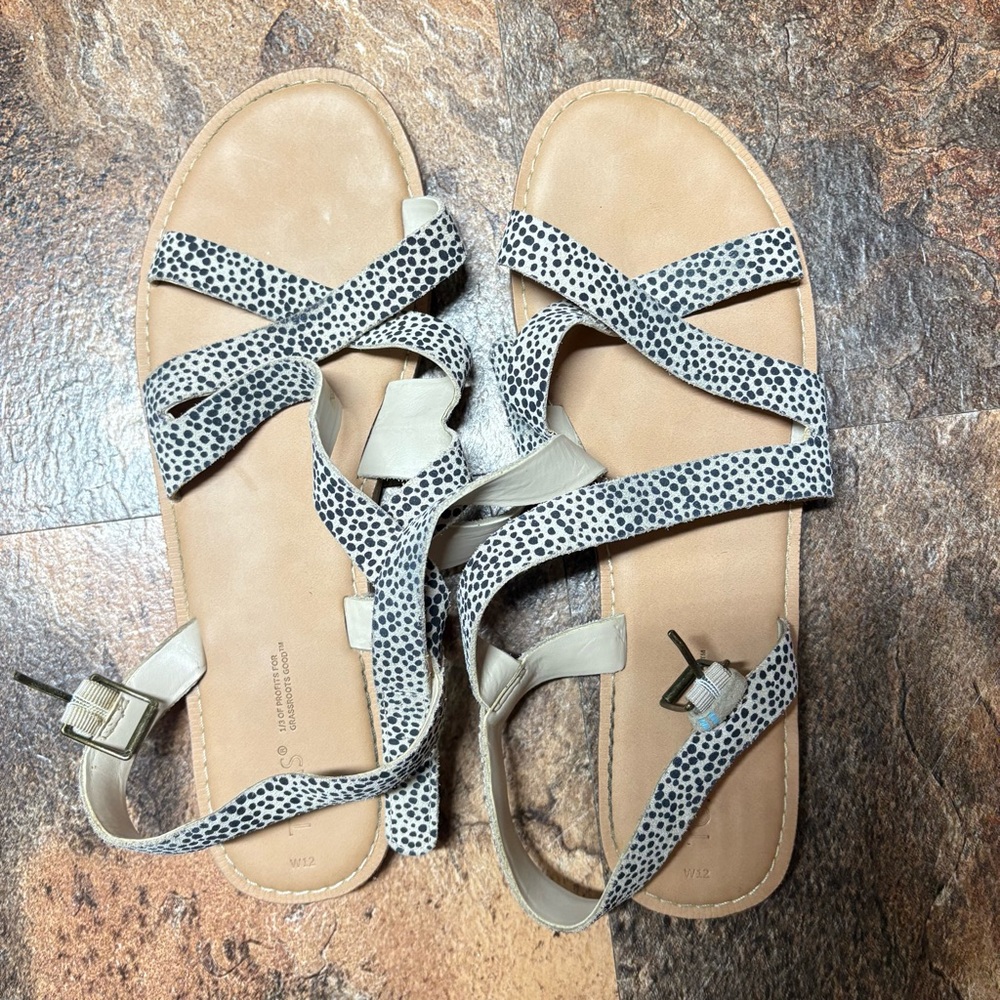 Tom’s Stylish Black and White Women's Sandals
